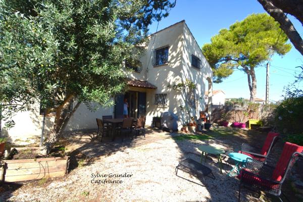 Maison à vendre 4 pièces SAINT MITRE LES REMPARTS (13) à deux pas des plages quartier VARAGE