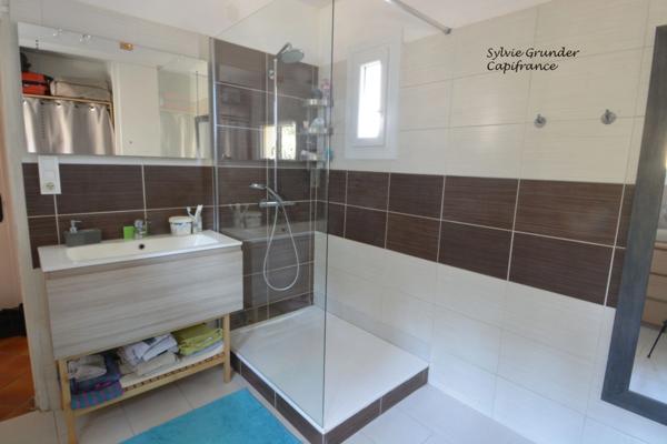 Maison à vendre 4 pièces SAINT MITRE LES REMPARTS (13) à deux pas des plages quartier VARAGE