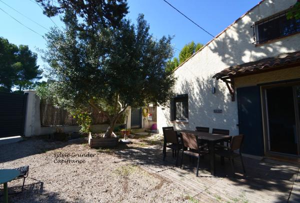 Maison à vendre 4 pièces SAINT MITRE LES REMPARTS (13) à deux pas des plages quartier VARAGE