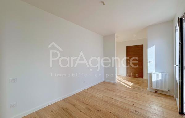 Maison entièrement rénovée - Grand sous-sol - Centre-ville