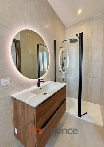 Maison entièrement rénovée - Grand sous-sol - Centre-ville