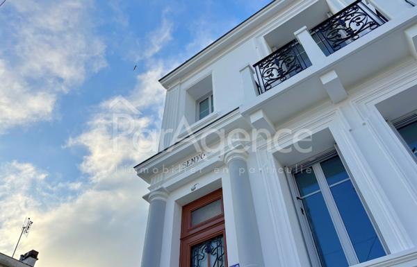 Maison entièrement rénovée - Grand sous-sol - Centre-ville