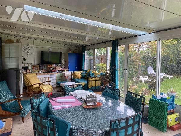 Une maison avec jardin