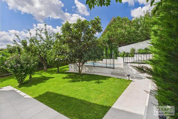 Parc de Bécon. Maison rénovée avec piscine, jardin et terrasse.