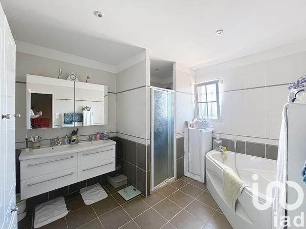 Maison à vendre 5 pièces 120 m² Vernègues