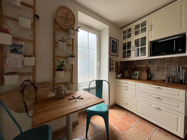 Maison de Bourg Saint-Denis d'Oléron - 6 pièces - SH 160 m²