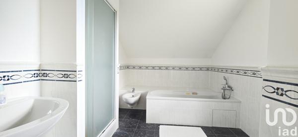 Maison traditionnelle 5 pièces de 150 m² à Saint-Genis-Pouilly (01630)