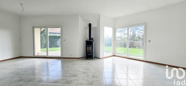 Maison traditionnelle 5 pièces de 150 m² à Saint-Genis-Pouilly (01630)