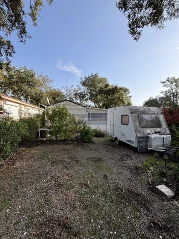 Vente                                                      Terrain
                        
                                         200 m2                     à Fréjus