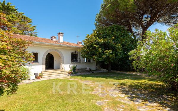 Socoa, Une vue à couper le souffle, un potentiel rare : cette villa face à l’océan n’attend que sa r