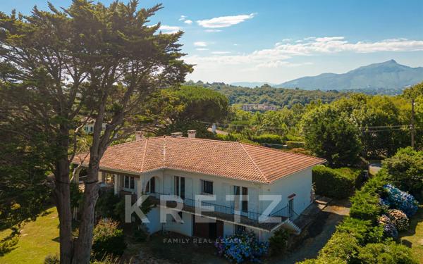 Socoa, Une vue à couper le souffle, un potentiel rare : cette villa face à l’océan n’attend que sa r