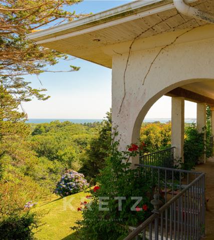 Socoa, Une vue à couper le souffle, un potentiel rare : cette villa face à l’océan n’attend que sa r