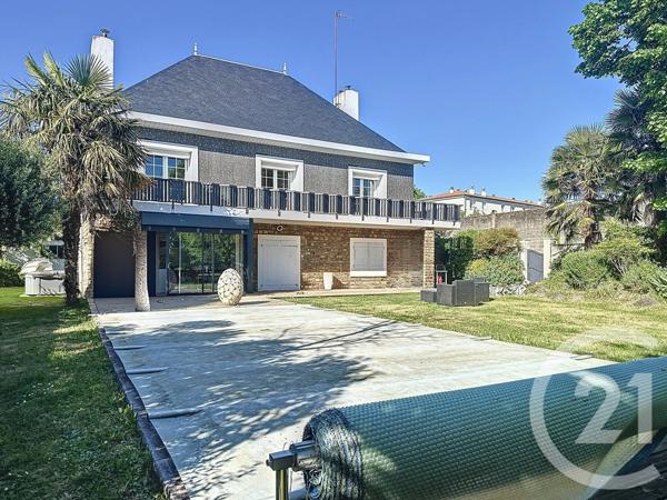 Maison à vendre  9 pièces - 198,20 m2 LUCON - 85