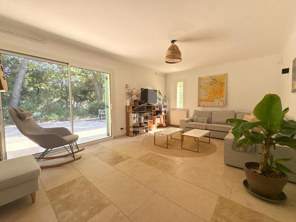 A VENDRE 84160 LOURMARIN MAISON TYPE 6 PIECES D'ENVIRON 132M² AVEC JARDIN, GARAGE ET PISCINE