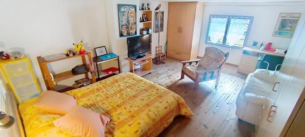 Cœur du village, calme, jardin, terrasse, garages