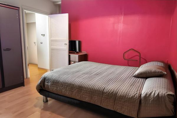 Cœur du village, calme, jardin, terrasse, garages