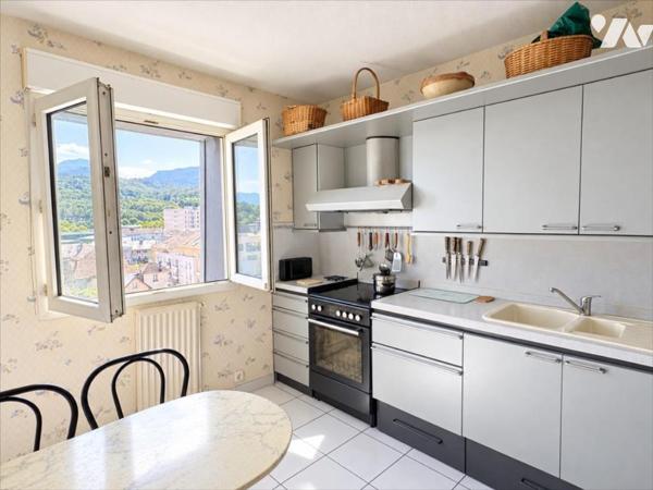 CHAMBERY - T4 en Duplex avec 2 garages