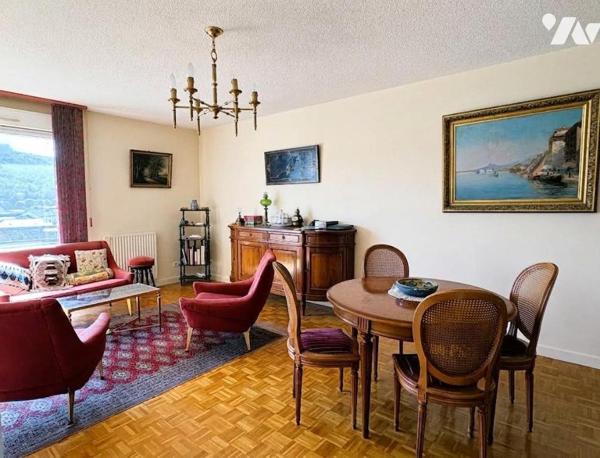 CHAMBERY - T4 en Duplex avec 2 garages