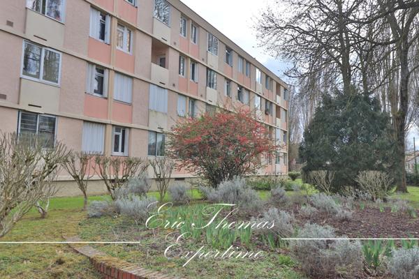 Athis-Mons (91200) F3 57m² situé au deuxième étage.