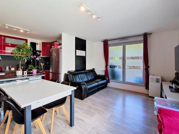 Location                                                      Appartement
                        
                     4 pièces                      72 m2                     à Bonneuil-sur-Marne
