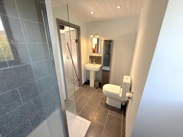 Propriété en pierre avec piscine et grange, près d'Aubeterre-sur-Dronne !