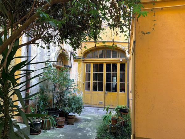 Emplacement privilégié – Appartement calme au dernier étage, au cœur du centre historique