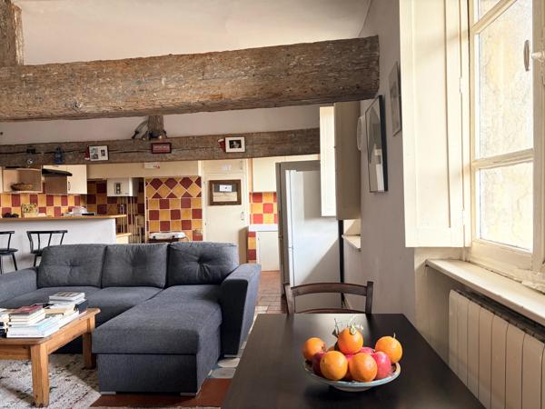 Emplacement privilégié – Appartement calme au dernier étage, au cœur du centre historique