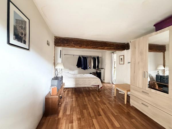 Emplacement privilégié – Appartement calme au dernier étage, au cœur du centre historique