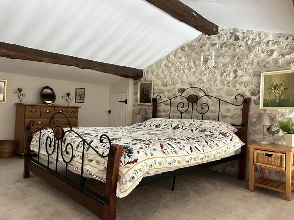Belle charentaise sur un niveau avec logement pour amis