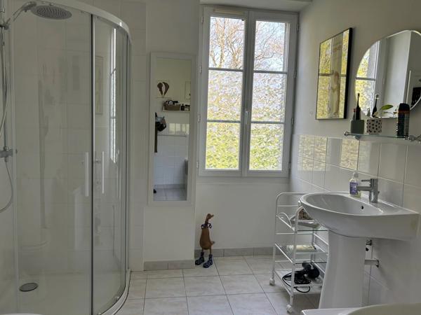 Belle charentaise sur un niveau avec logement pour amis
