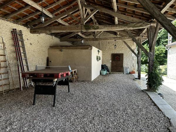 Belle charentaise sur un niveau avec logement pour amis