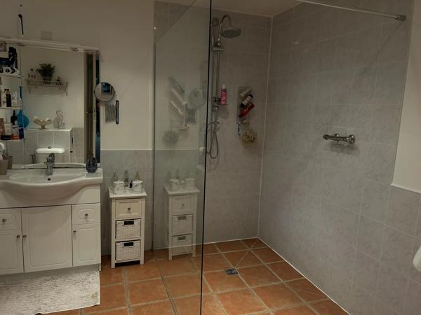 Belle charentaise sur un niveau avec logement pour amis