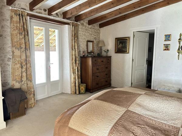 Belle charentaise sur un niveau avec logement pour amis