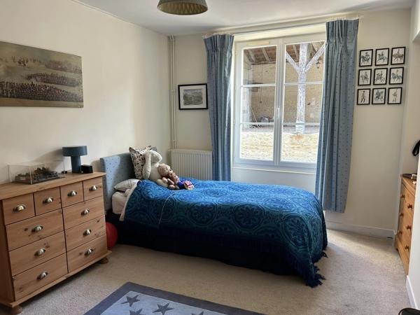 Belle charentaise sur un niveau avec logement pour amis