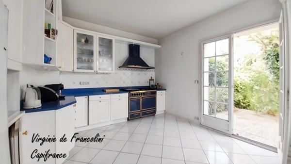 Maisons-Alfort-A vendre maison familiale-7 pièces-5 chambres-sous-sol-terrasse-jardin-2 garages-Proche Bords de Marne