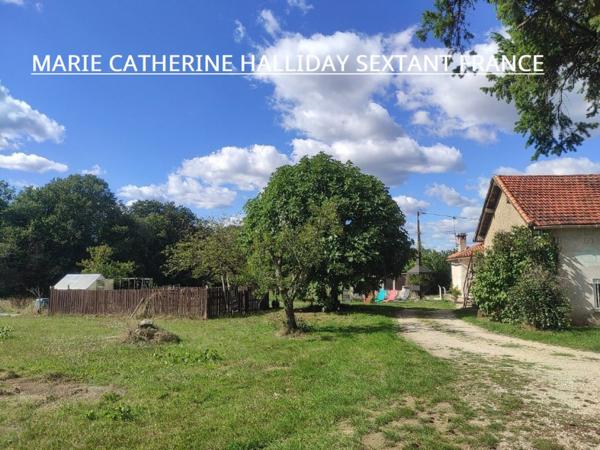 FERME RESTAUREE AVEC GOUT COMPRENANT 2 GITES SUR 6700 M2 DE TERRAIN 15 MN DE PERIGUEUX