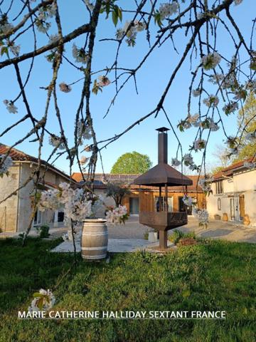 FERME RESTAUREE AVEC GOUT COMPRENANT 2 GITES SUR 6700 M2 DE TERRAIN 15 MN DE PERIGUEUX