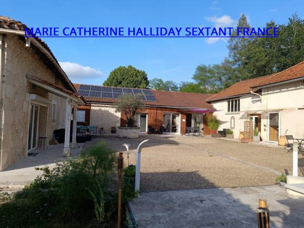 FERME RESTAUREE AVEC GOUT COMPRENANT 2 GITES SUR 6700 M2 DE TERRAIN 15 MN DE PERIGUEUX