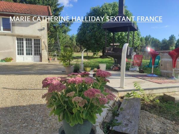 FERME RESTAUREE AVEC GOUT COMPRENANT 2 GITES SUR 6700 M2 DE TERRAIN 15 MN DE PERIGUEUX