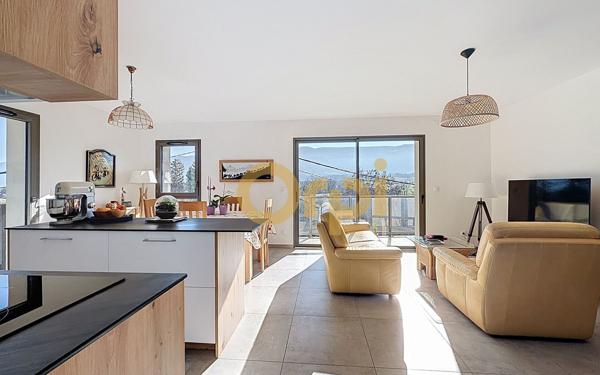 Appartement à vendre    3 pièces • 70 m2 Feigères