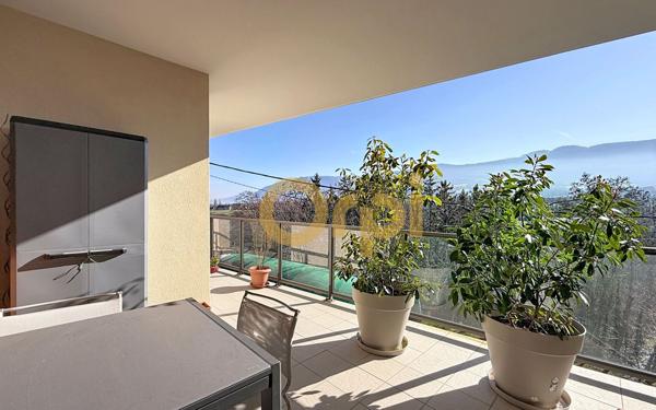 Appartement à vendre    3 pièces • 70 m2 Feigères