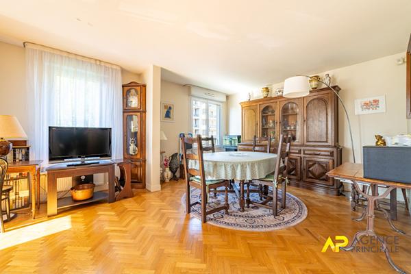 Appartement 4 pièces 93 m2 €650 000 ** - Référence 360JB