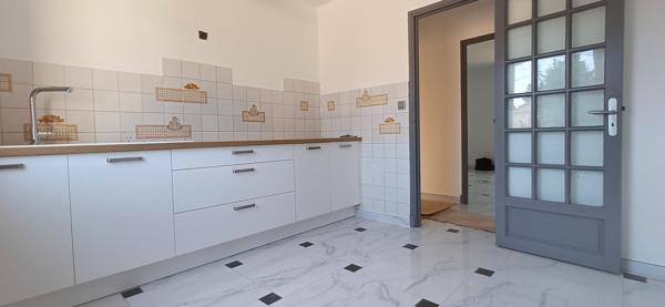 La Redorte (11700) Maison de plain-pied 77 m² – Grand terrain arboré 1295 m² – Au calme, proche commodités