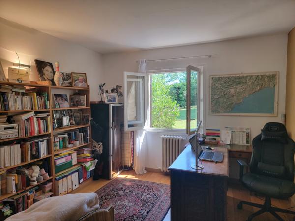 Valbonne (06560) VALBONNE - EXCLUSIVITE – Belle propriété au calme avec beau potentiel