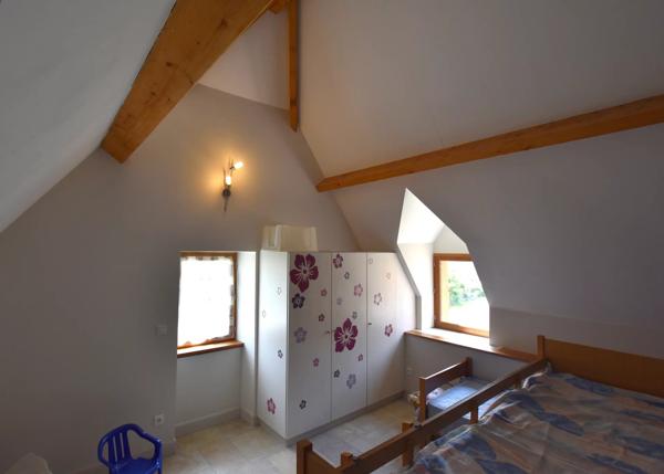 Ensemble immobilier, 200 m² habitables, Maison, Gîte, Piscine et dépendances.