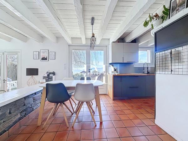 Maison à vendre 7 pièces de 165 m² habitables (215 m2 utiles) + 179 m² de sous-sol, terrain d'env. 2000 m² à LUCINGES (74)