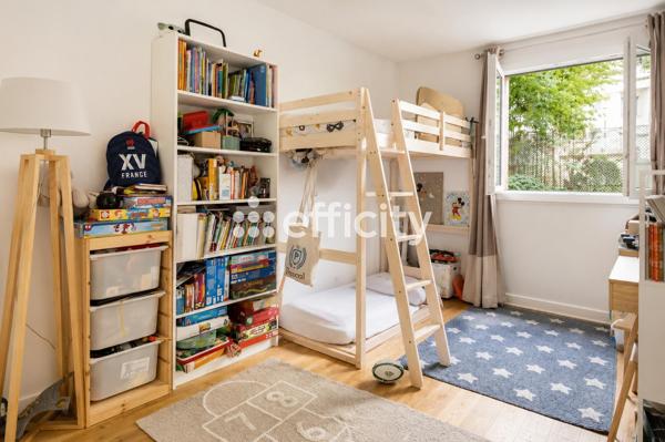 Appartement
         5 pièces
        - 105 m² Bien prestige 1 295 000 € *
