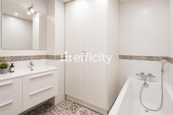 Appartement
         5 pièces
        - 105 m² Bien prestige 1 295 000 € *
