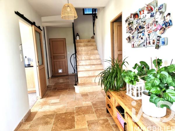 Maison à vendre 7 pièces 198 m² Saint-Laurent-des-Vignes