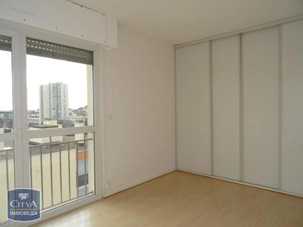 Appartement à louer 2 pièces 52.04m² Maurepas (78310)